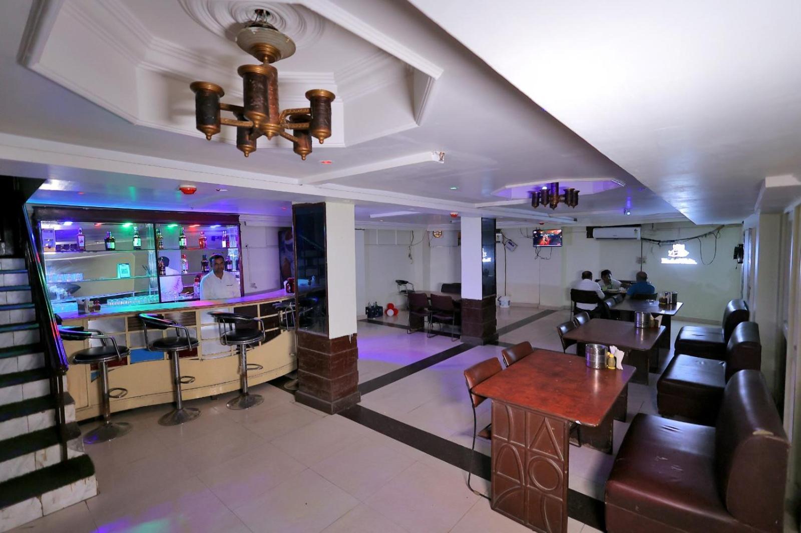 Hotel Paradise Kanpur Exterior photo