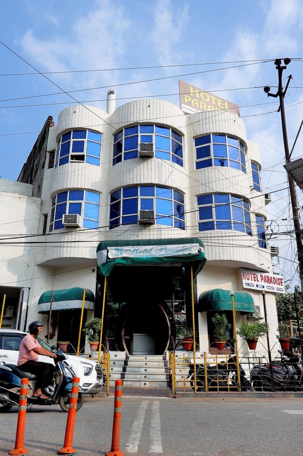 Hotel Paradise Kanpur Exterior photo